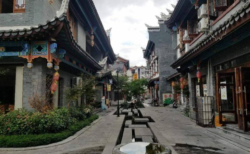 云南镇雄山体滑坡已致25人遇难 其余失联人员正在救援中
